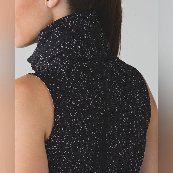 EUC 🍋 Lululemon Go The Distance Vest - Picture 9 of 16